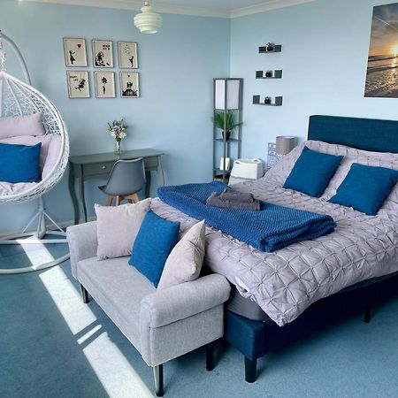 Stunning Charmouth Property With Bay Views! Bagian luar foto