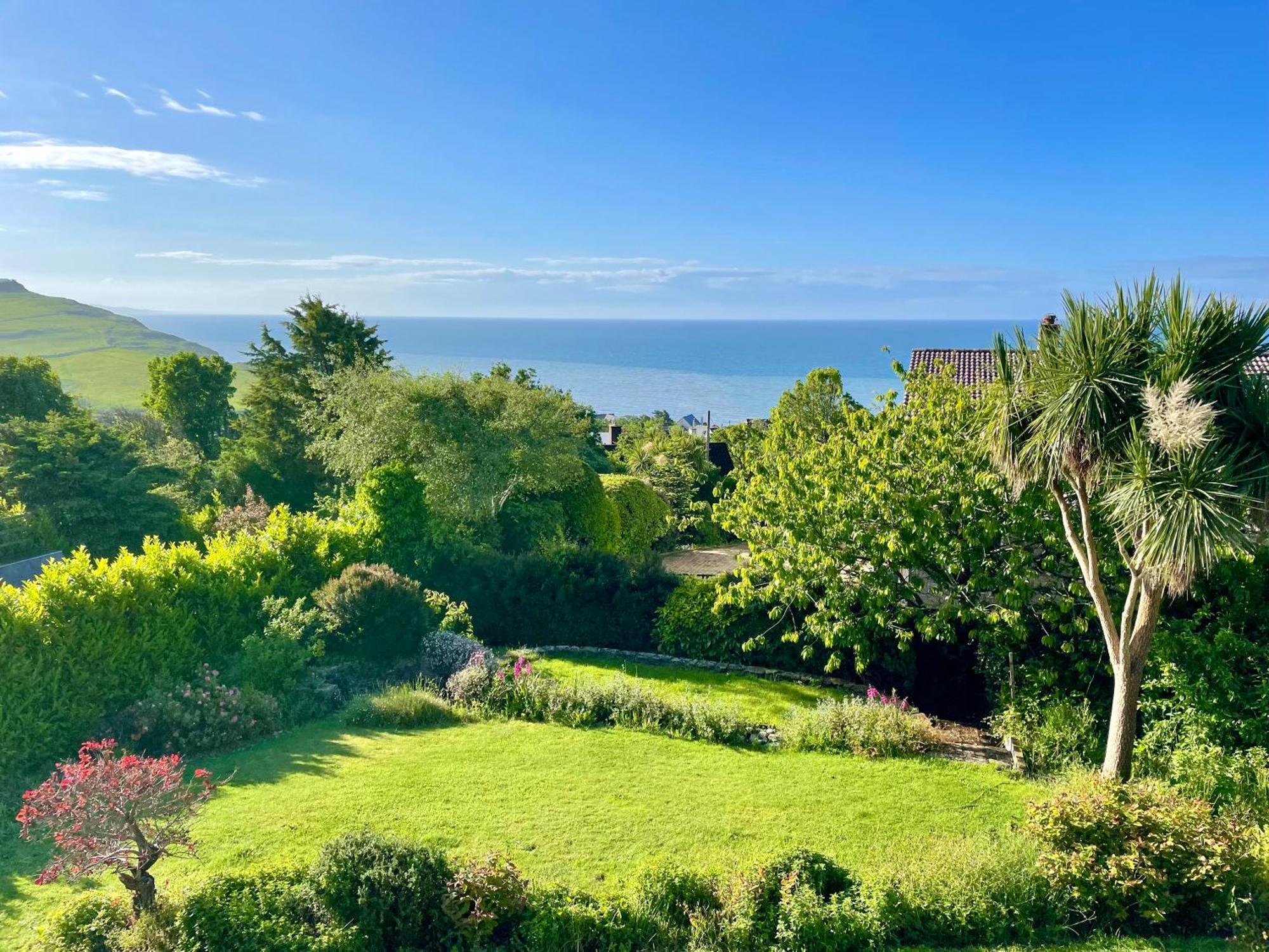 Stunning Charmouth Property With Bay Views! Bagian luar foto